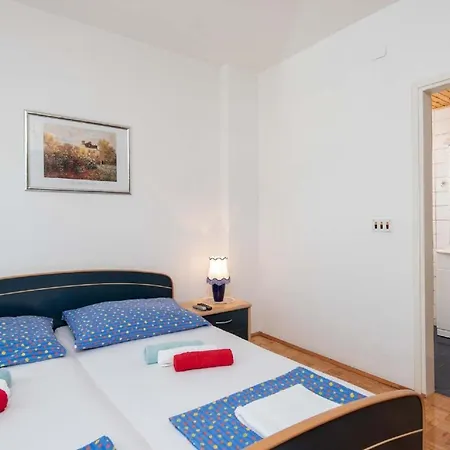 Daire Gaestezimmer Fuer 2 Personen Ca 20 Qm In Stankovic Bei Orebic, Dalmatien Sueddalmatien - B60421 Orebić