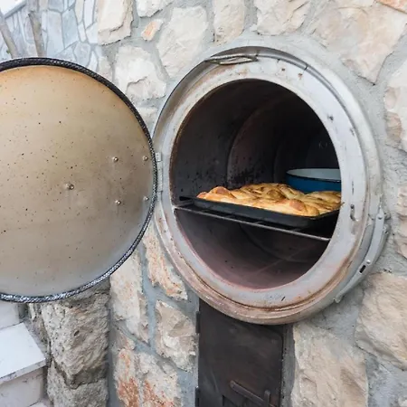 Gaestezimmer Fuer 2 Personen Ca 20 Qm In Stankovic Bei Orebic, Dalmatien Sueddalmatien - B60421 *